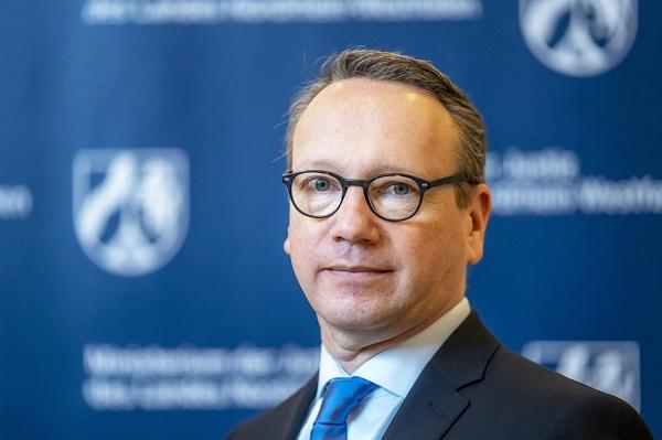 Dr. Benjamin Limbach