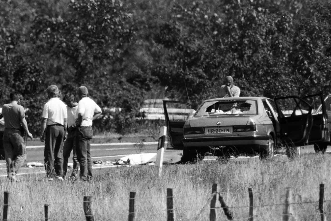 Die Geiselnahme von Gladbeck (auch bekannt als Gladbecker Geiseldrama) im Anschluss an einen Bankraub mit Geiselnahme war ein aufsehenerregendes Verbrechen in der Bundesrepublik Deutschland und den Niederlanden im Sommer 1988, in dessen Verlauf drei Menschen ums Leben kamen.