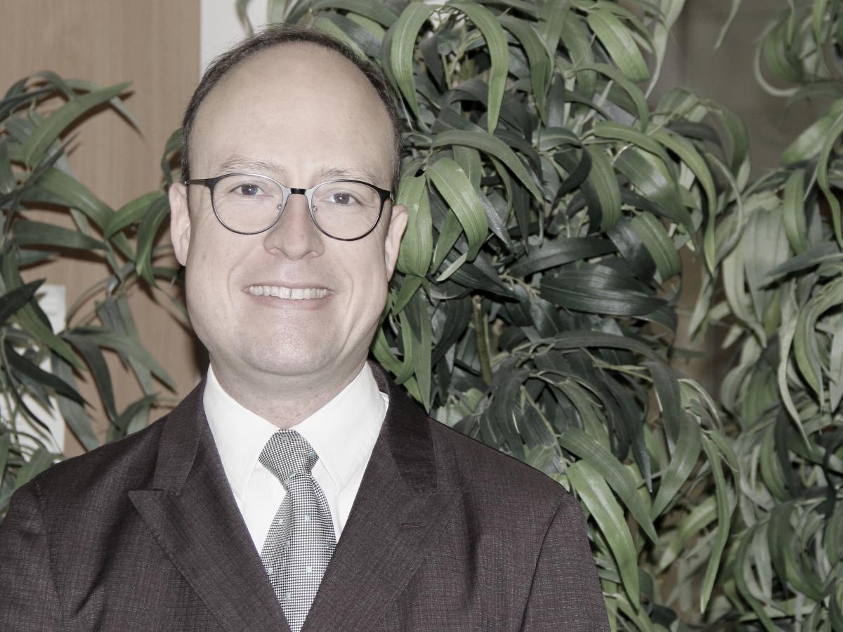 Prof. Dr. Sebastian Omlor