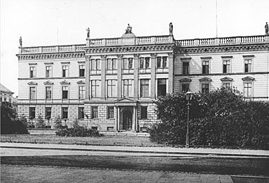 Martin-Luther-Platz 40 vor dem 2. Weltkrieg