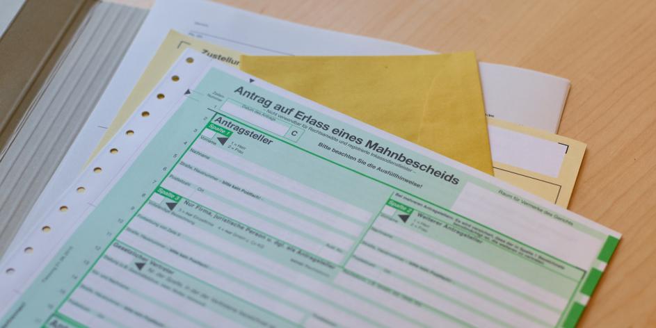 verschiedene Formulare im Mahnverfahren