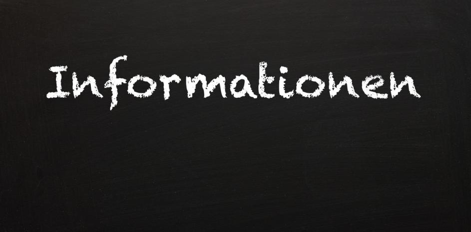 Tafel auf der mit Kreide geschrieben steht, Informationen