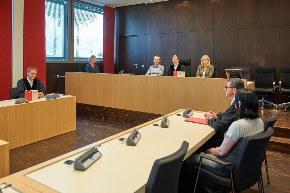 Nachgestellte Szene einer Strafsitzung