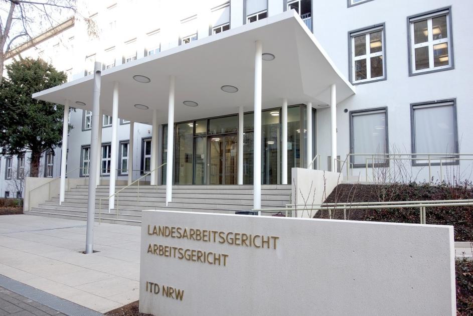 Arbeitsgericht Köln im Sommer