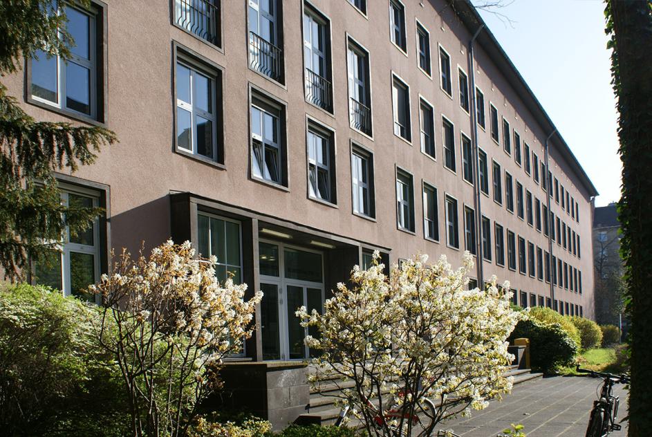 Landesarbeitsgericht Köln im Sommer