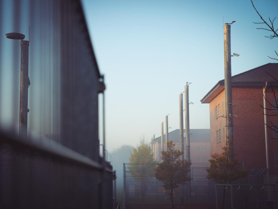 Gebäude im Nebel