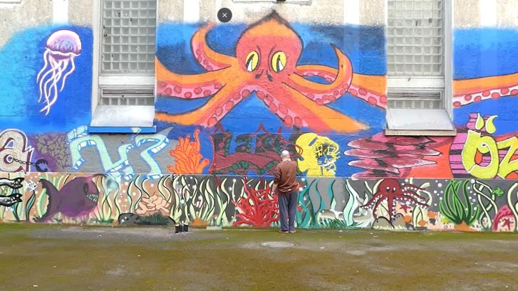 Insasse der JVA Hagen sprüht ein Grafitti